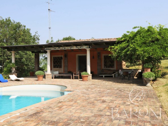 FOTO-PISCINA-CON-ACQUA-2
