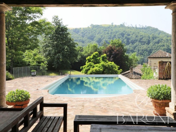 FOTO-PISCINA-CON-ACQUA